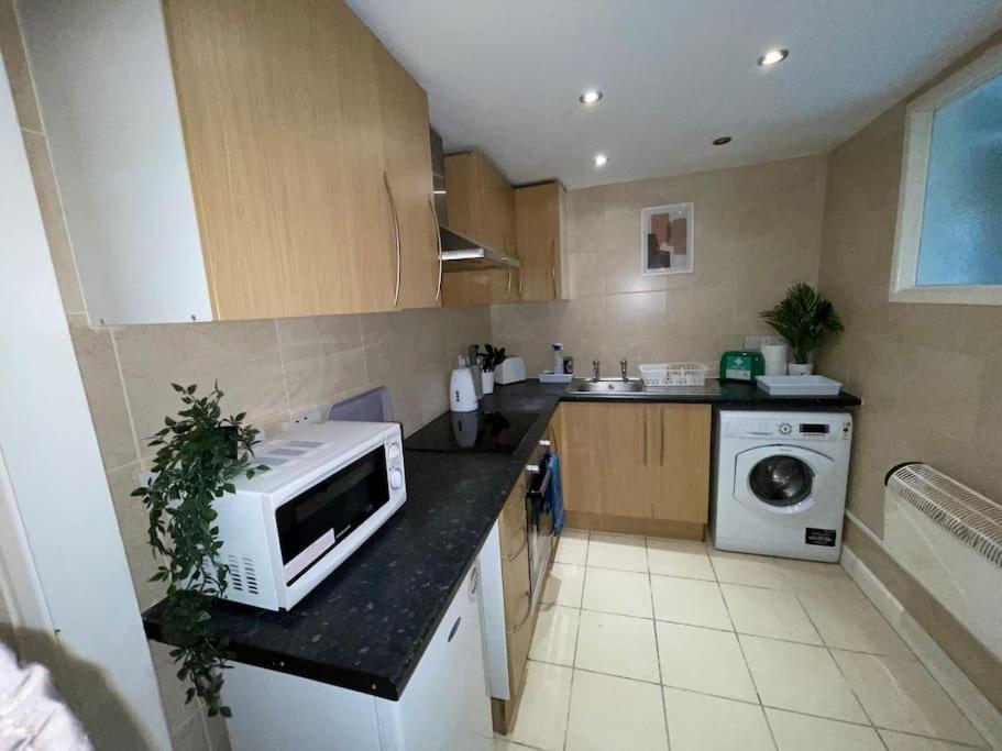 Stylish Cosy Studio Apartment 그레이브젠드 외부 사진