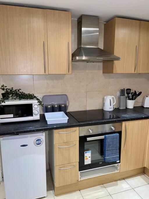 Stylish Cosy Studio Apartment 그레이브젠드 외부 사진