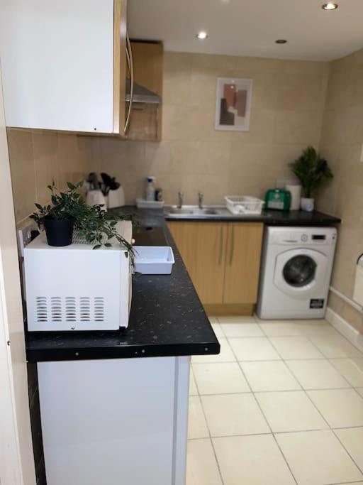 Stylish Cosy Studio Apartment 그레이브젠드 외부 사진