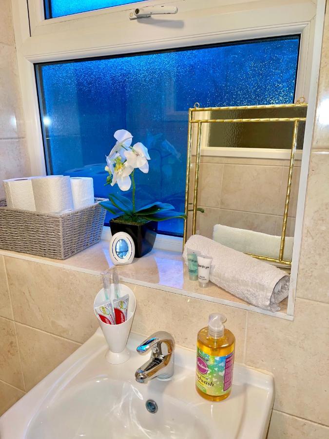 Stylish Cosy Studio Apartment 그레이브젠드 외부 사진